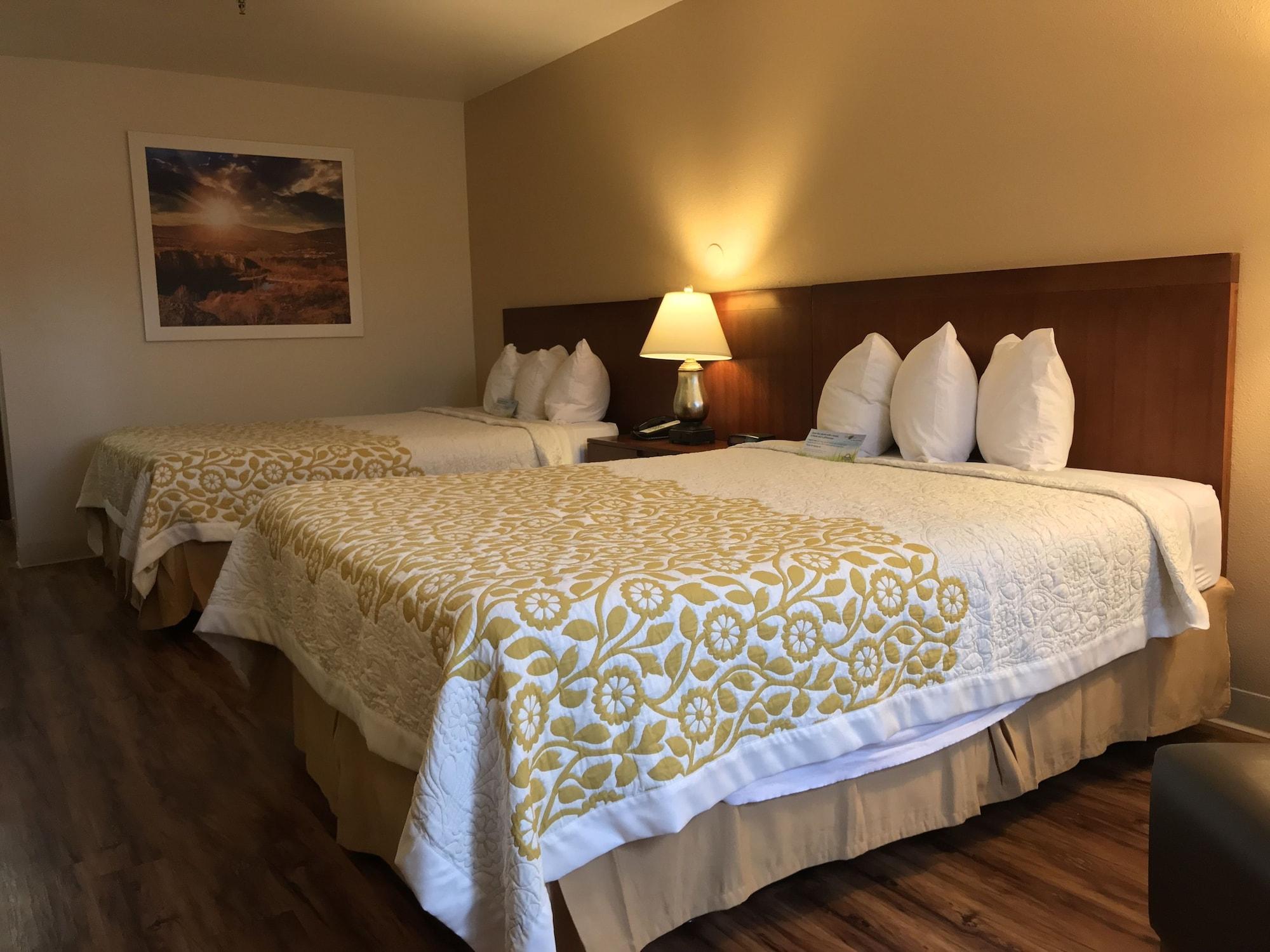 Days By Wyndham Hotel Taos