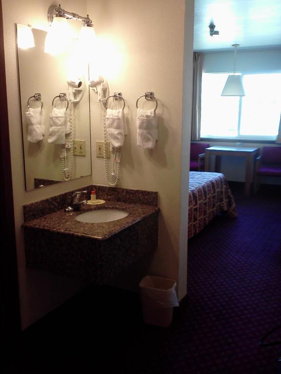 Hotel Days By Wyndham Taos