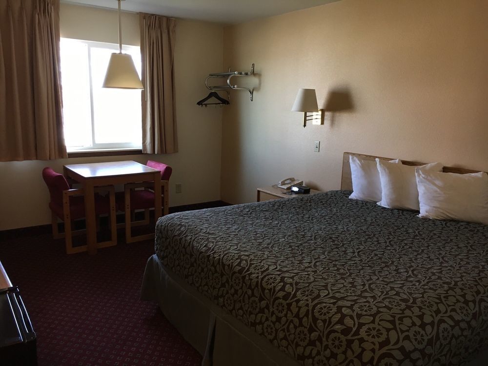 Hotel Days By Wyndham Taos
