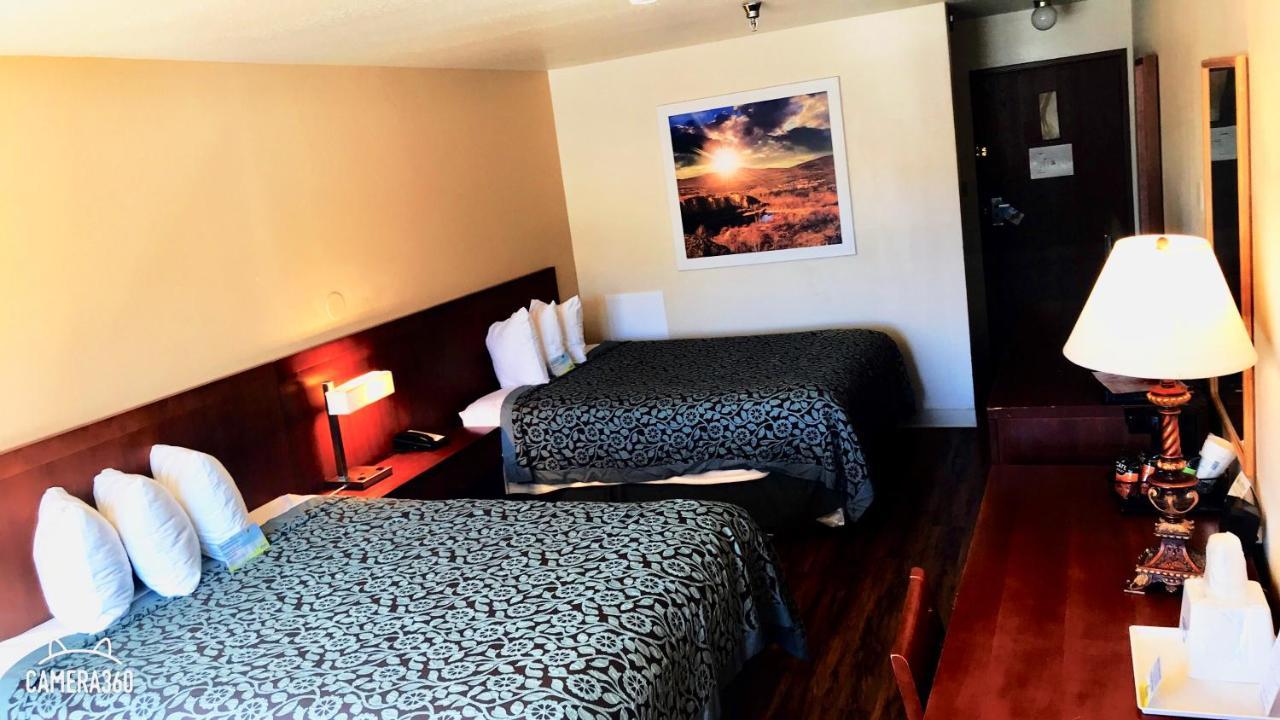 Hotel Days By Wyndham Taos