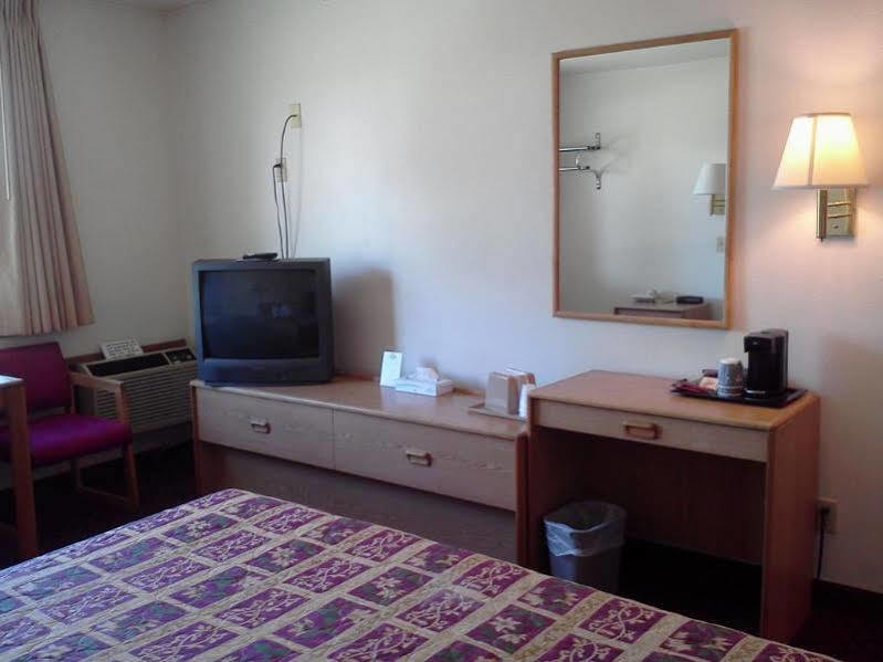Hotel Days By Wyndham Taos