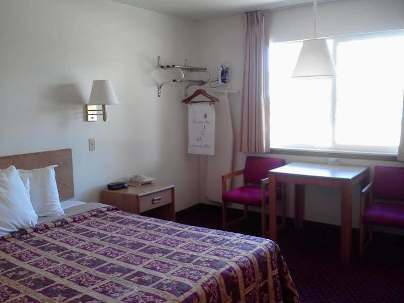 Days By Wyndham Hotel Taos