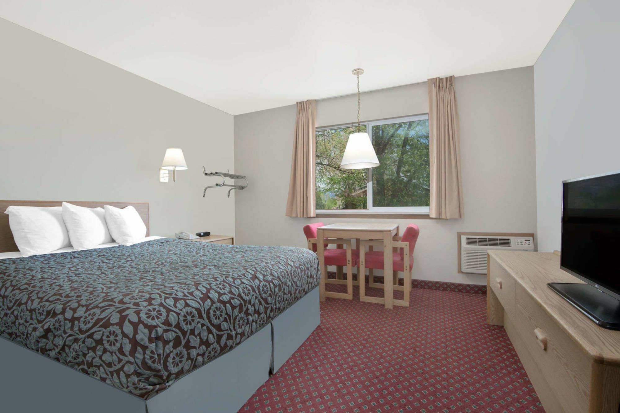 Hotel Days By Wyndham Taos